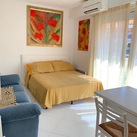 Relax Au Soleil - Proche De La 100 M - Centre-ville מנטון