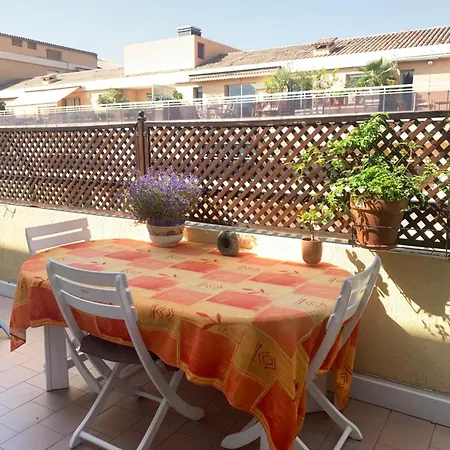 Relax Au Soleil - Avec Grande Terrasse - Proche De La 100 M Et Du Centre Appartement *