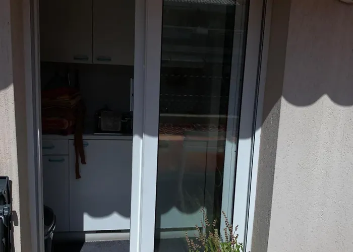 Relax Au Soleil - Proche De La 100 M - Centre-ville * Μεντόν